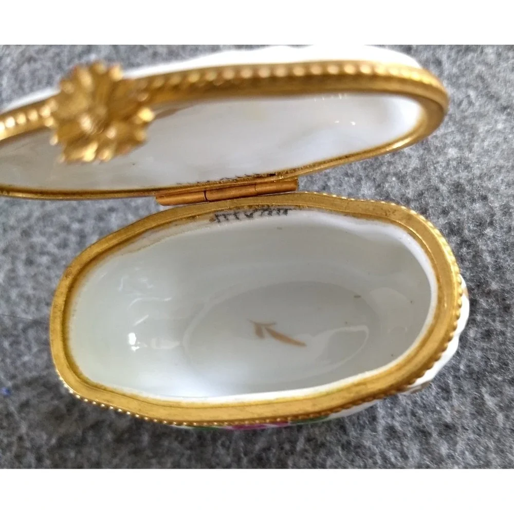 Hand Painted Floral Trinket Box Limoges?? Signed Quote on Top Made in France